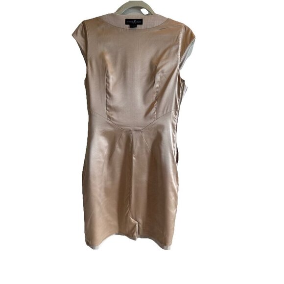 Guess By Marciano Cream Dress Size 8 41% Wool Fine Lines Structured Silhouette - Picture 14 of 14